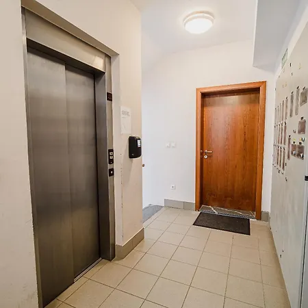 Slavec With Free Onsite Parking