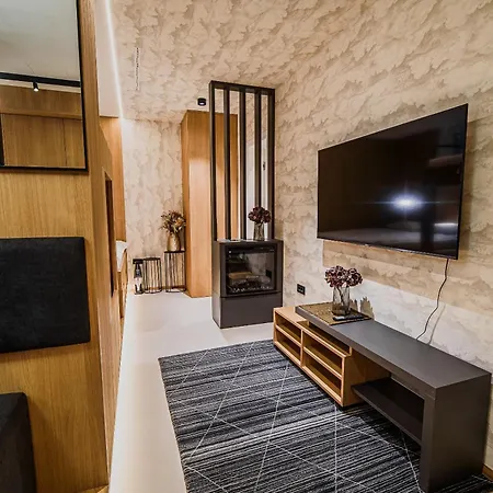 Slavec With Free Onsite Parking