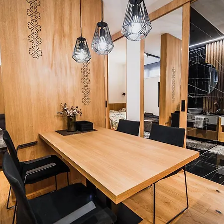 Slavec With Free Onsite Parking