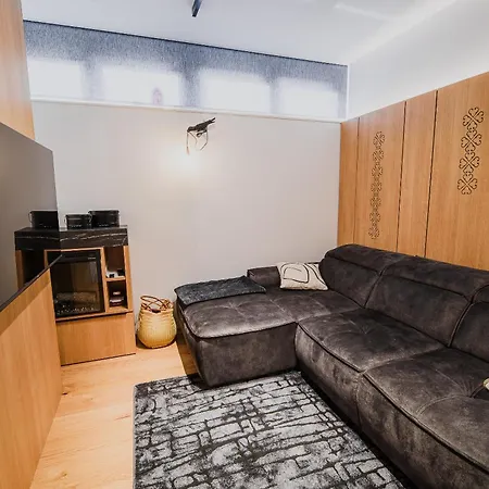 Apartamento Slavec With Free Onsite Parking