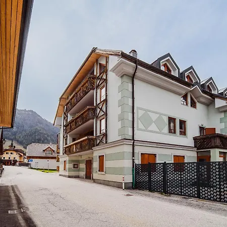 Slavec With Free Onsite Parking Апартаменты *