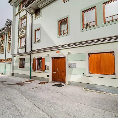 Апартаменты Slavec With Free Onsite Parking *