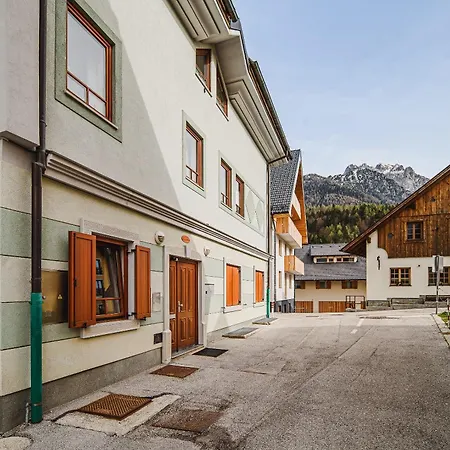 Apartamento Slavec With Free Onsite Parking