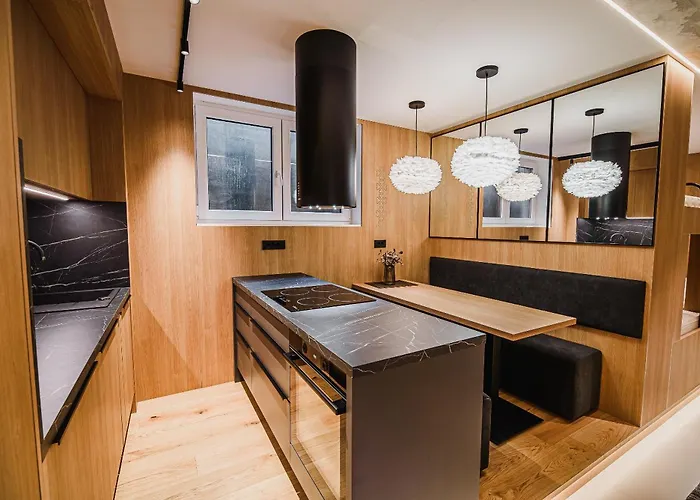 Slavec With Free Onsite Parking