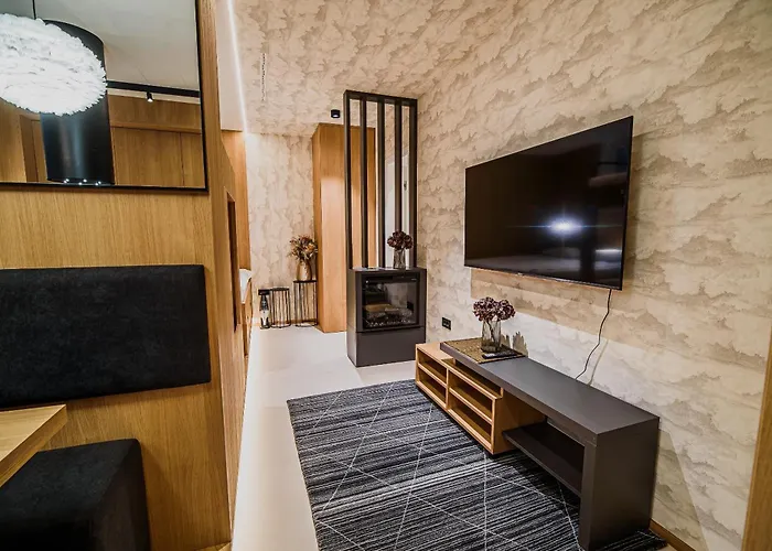 Slavec With Free Onsite Parking