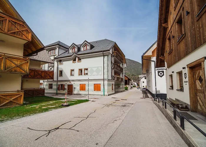 Slavec With Free Onsite Parking شقة