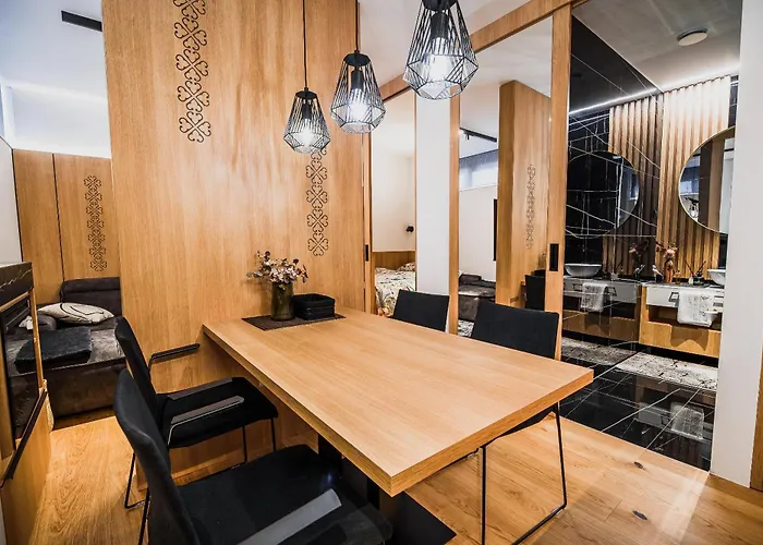 Slavec With Free Onsite Parking