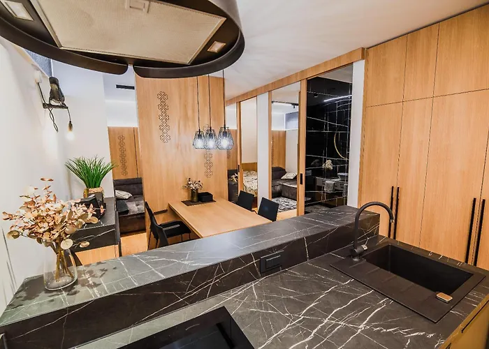 Slavec With Free Onsite Parking *